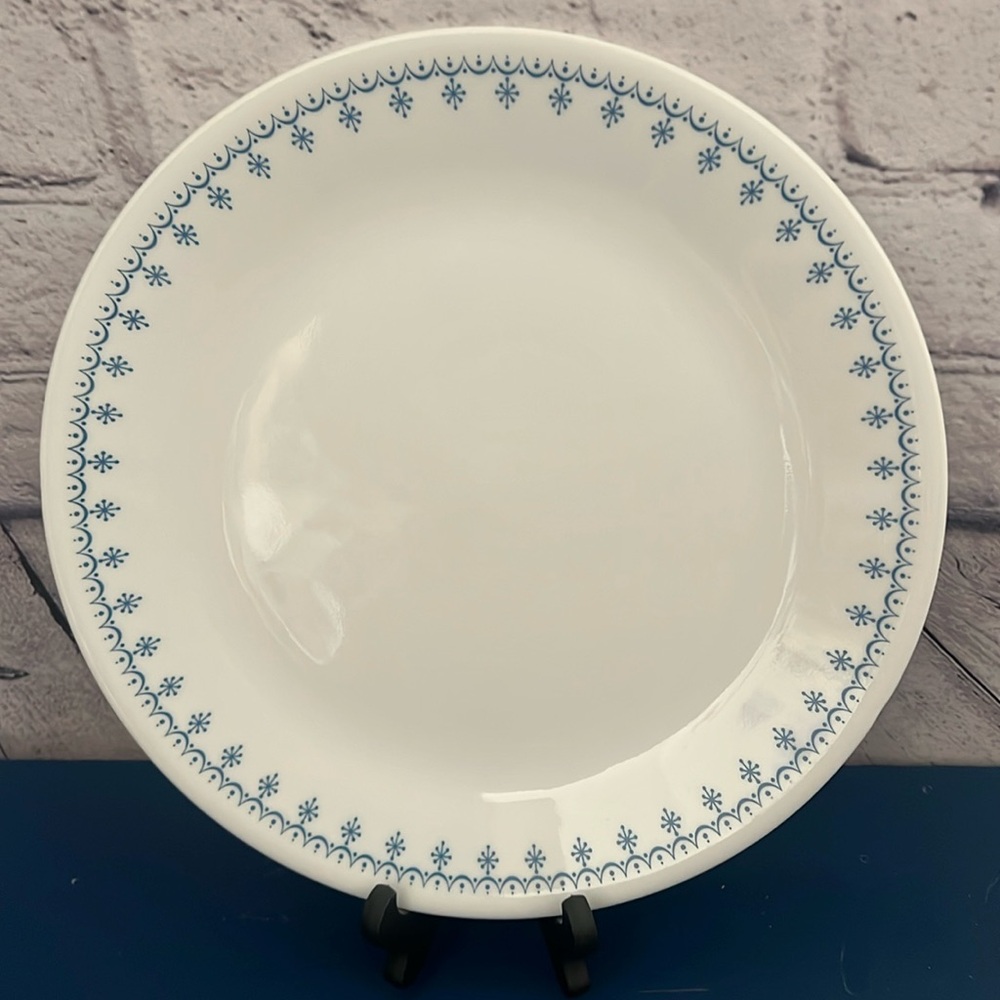 1 CORELLE SNOWFLAKE BLUE 10 dinner plate